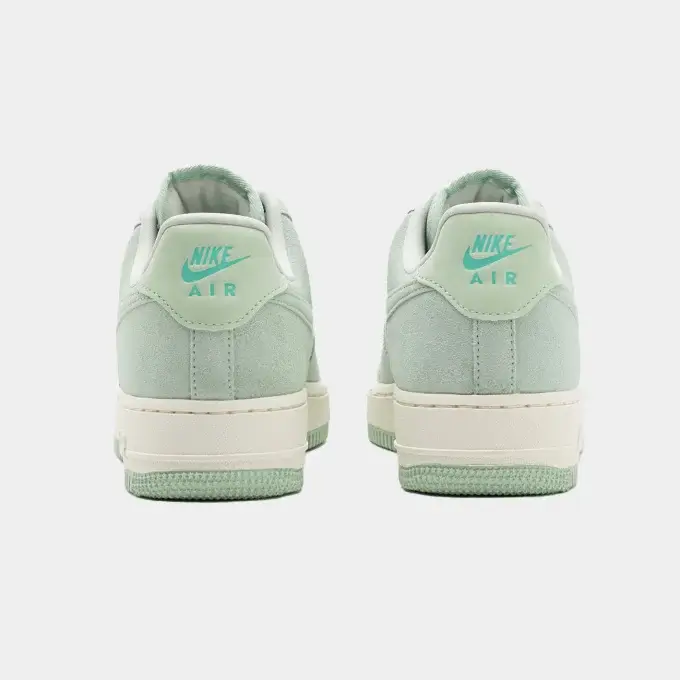 Nike Air Force 1 Frost Green von hinten